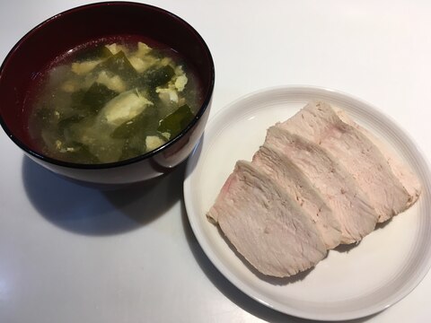 茹でて作るサラダチキンと茹で汁コンソメスープ